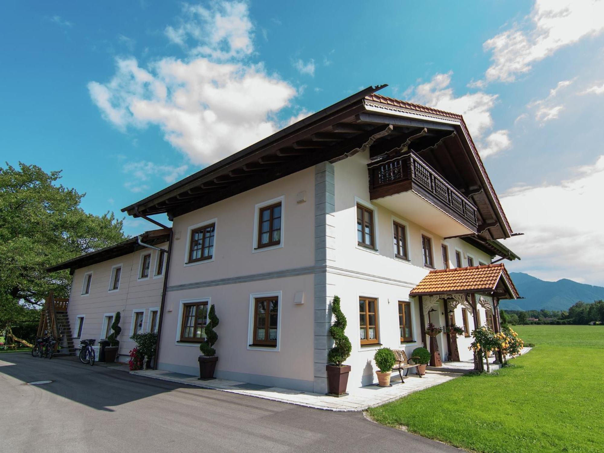 Alluring Holiday Home In Ubersee With Whirlpool Zewnętrze zdjęcie